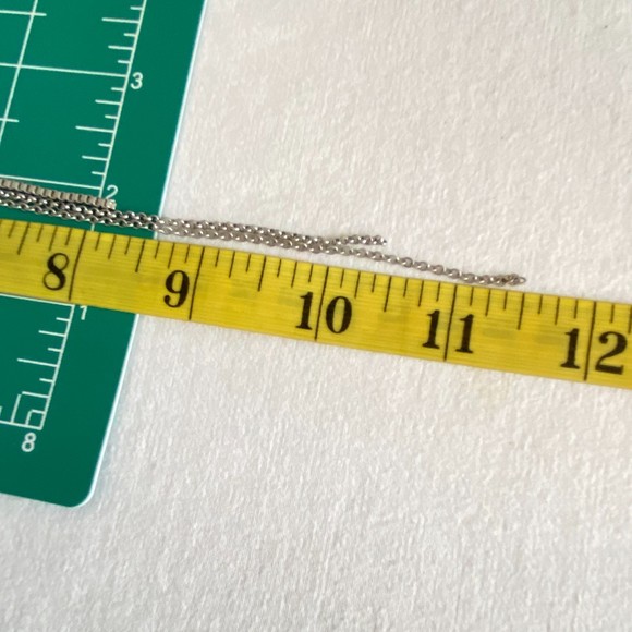 Nett Shoulder Duster Earrings Silver Tone Chains Held By Rhinestone Studded Eyes - Picture 13 of 14